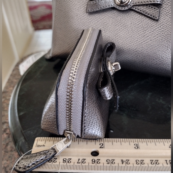NWT Coach Cosmetic case / coin purse Bow 2 PC set - Picture 9 of 14